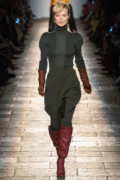 Look 1